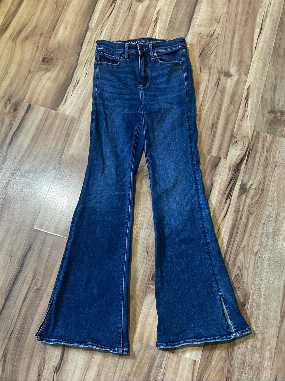 American Eagle Super Hi-Rise Flare Jeans Dark Wash Slit Hem Real Good Size 2
